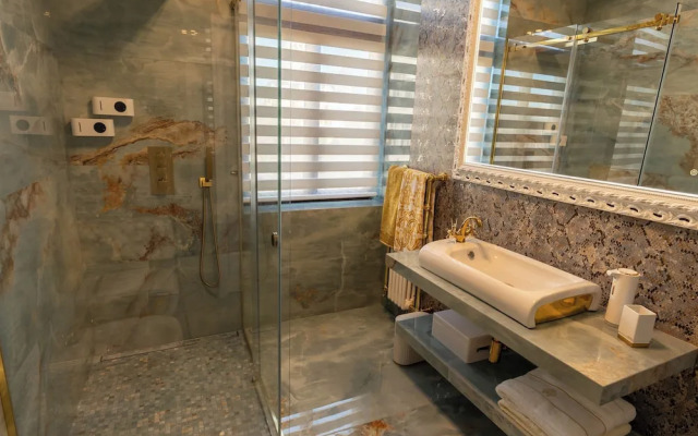 Luxury Suites