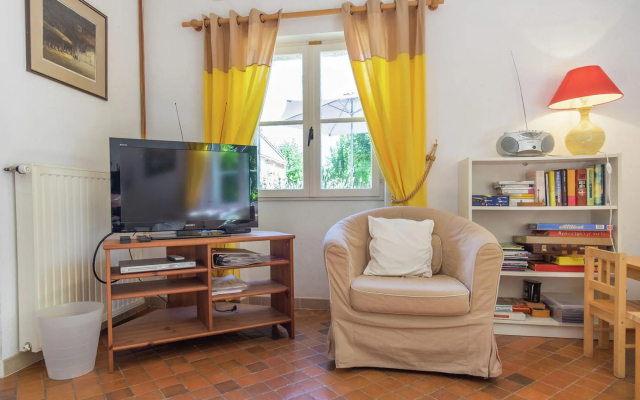 Cosy Holiday Home In Montrichard With Shared Pool