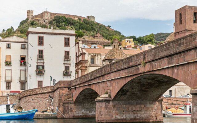 Modern Holiday Home in Bosa Sardinia near Sea