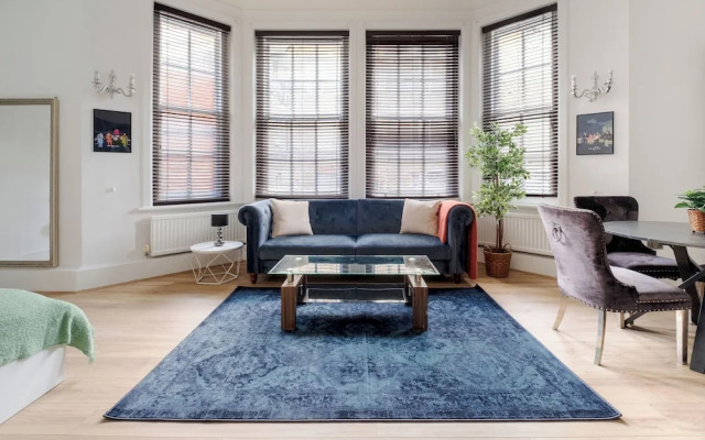 Elegant Mayfair Studio Apartment
