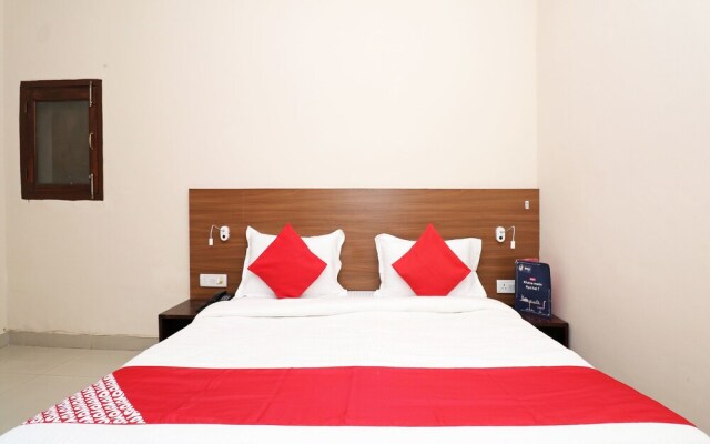 OYO 24410 Camellia Resort