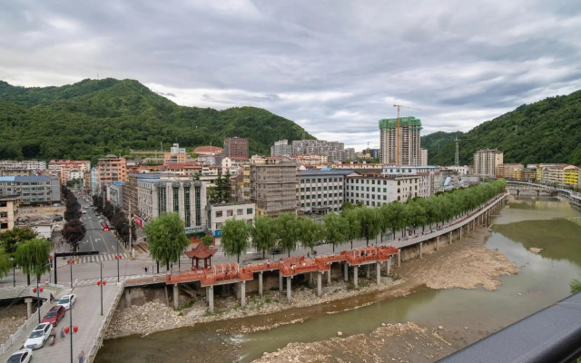 Yayue Hotel (Shangluo Yishui Jinyang Unit Shop)