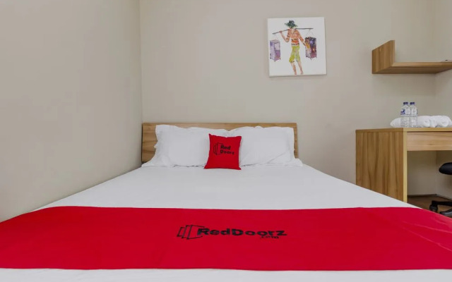RedDoorz Plus @ Permata Karawaci