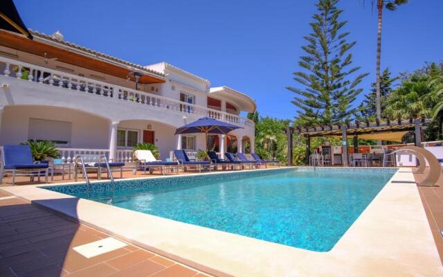 Casa Monte Cristo Apartments - Plum