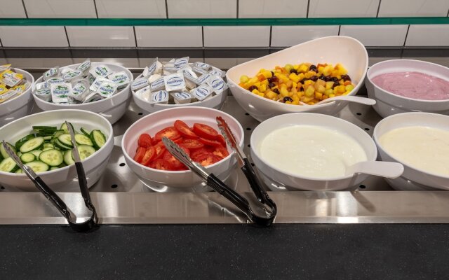 Holiday Inn Express Hamburg South A7 AS42 by IHG