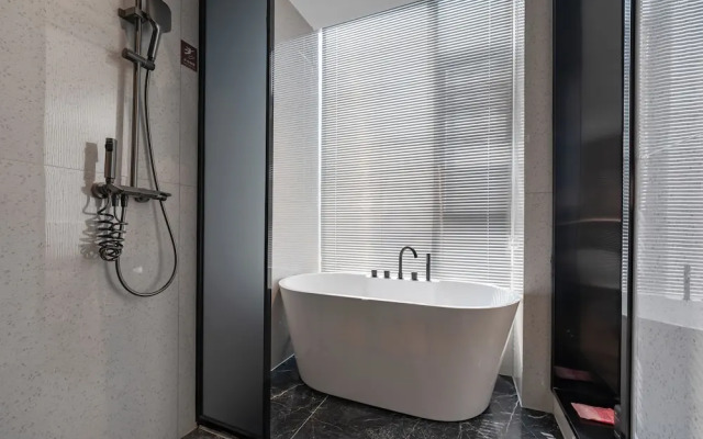 Wanzai Yijia La Maison Hotel