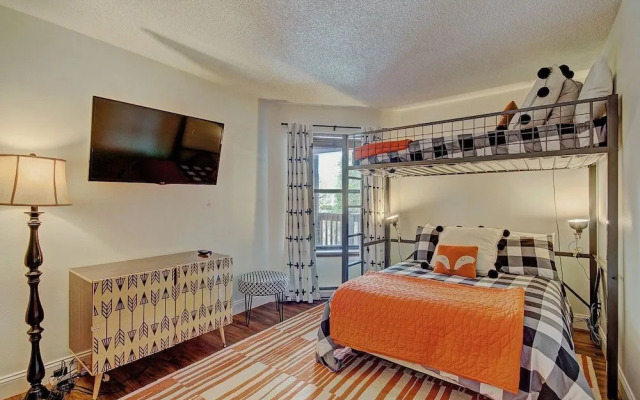 Tyra Summit A2E - 2 Br Condo