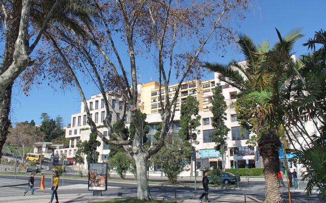 Overlooking the Marina, central location | Petronella Marina Apartment