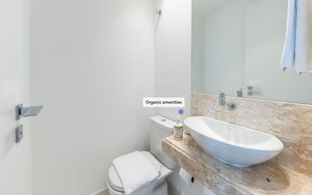 Apartamento com varanda e ótima localização | Vila Olímpia