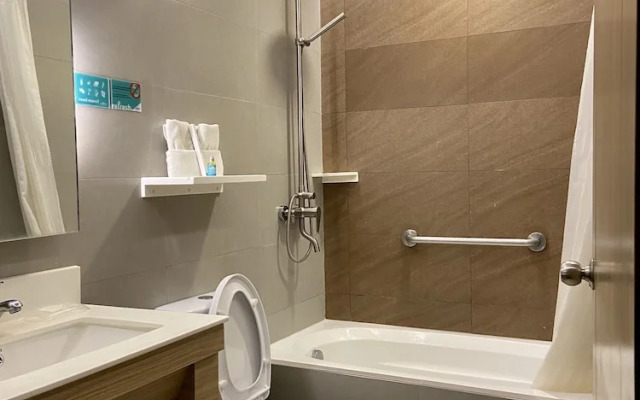 Microtel Inn & Suites Luisita-tarlac