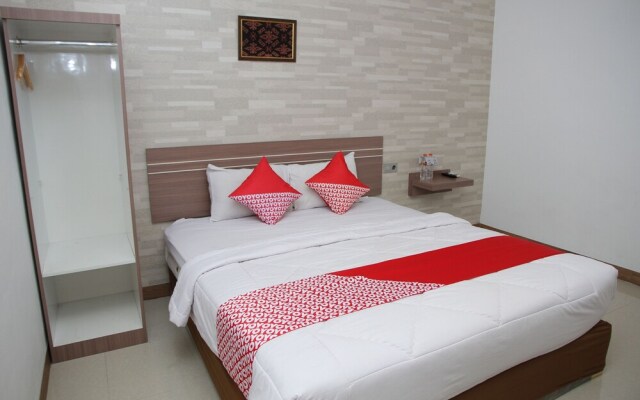 Zamrud Hotel by OYO Rooms