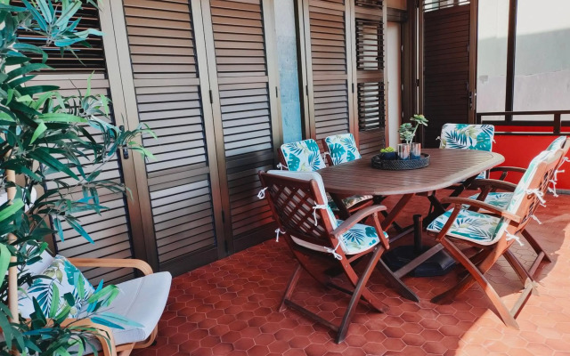 Front line beach with fantastic terrace.