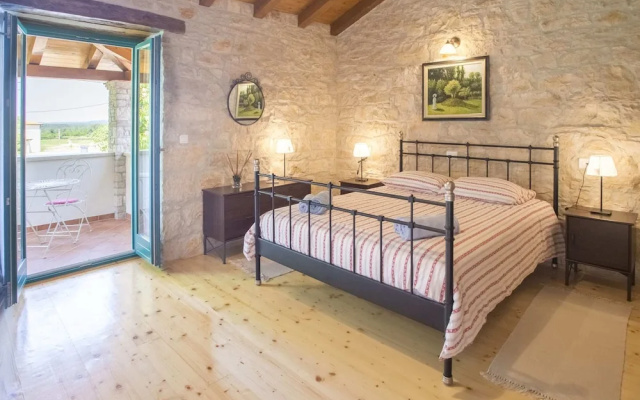 Villa in Medvidici With Pool Near Porec Beach