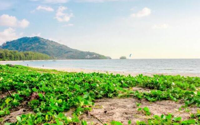 Take a Break @ Naiyang Beach - Phuket Airport