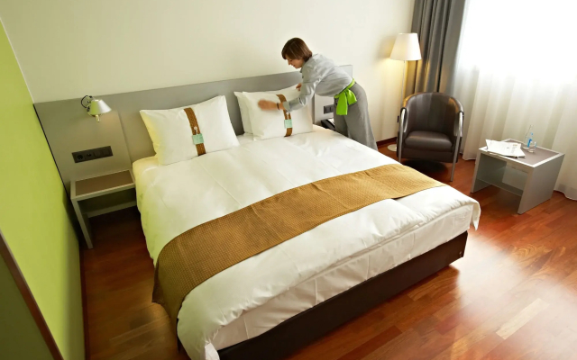 Holiday Inn Zurich - Messe by IHG