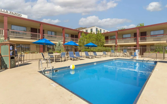 Best Western Plus Clocktower Inn