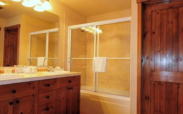 Warm Springs Collection by Alpine Lodging