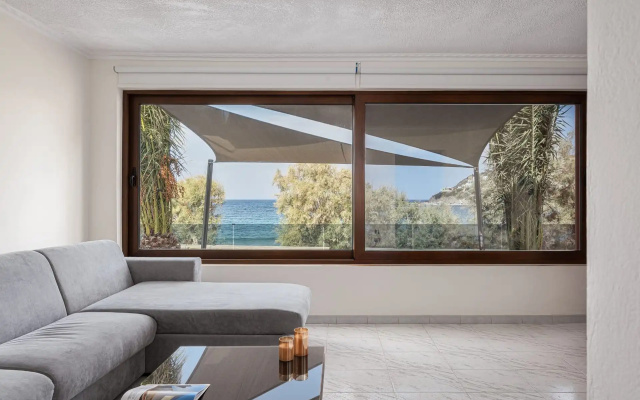 Aniv Villa by The Sea