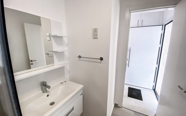 One bed Room Apartment Paradise Beach Front in Nice Residence