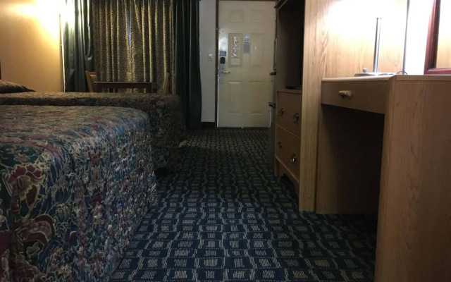 OYO Woodland Hotel and Suites