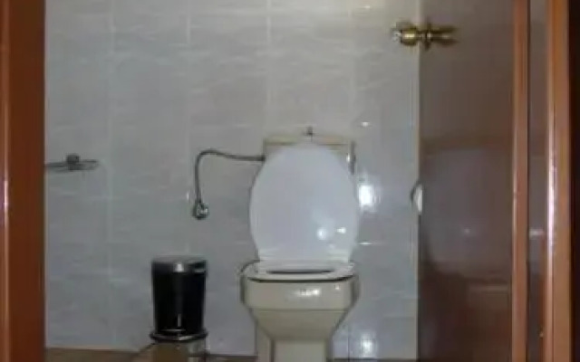 Zourpos Studios & Apartments