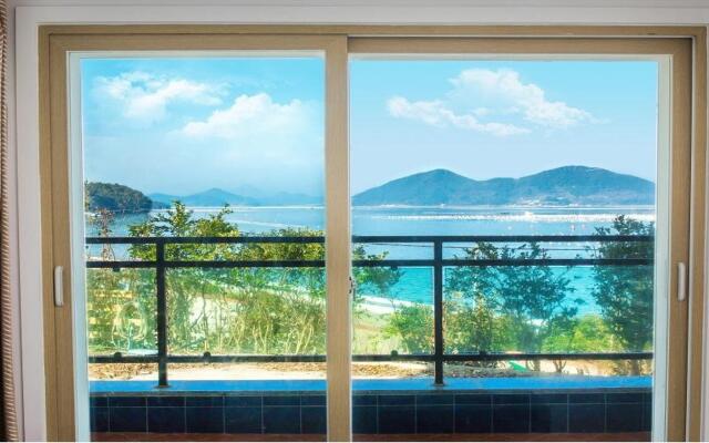Geoje Rockspa Pension