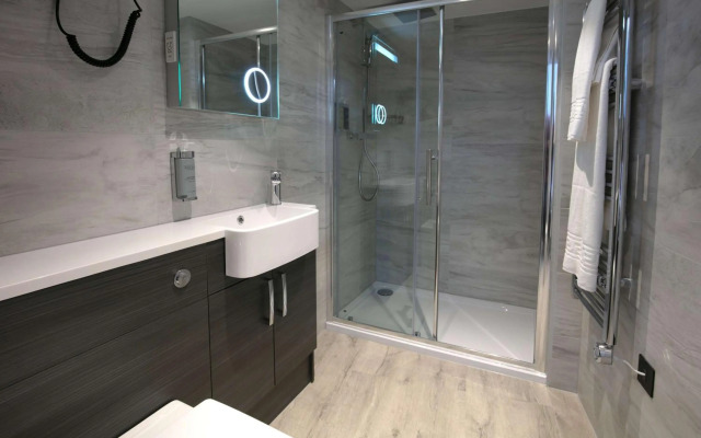 Spark by Hilton Luton