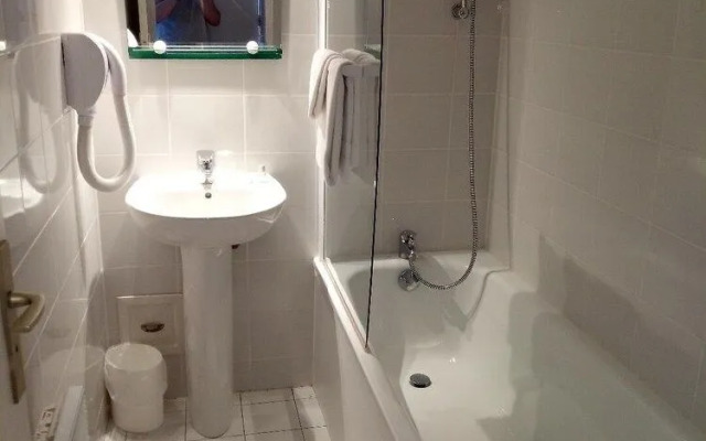 L'Hostellerie De La Rivière