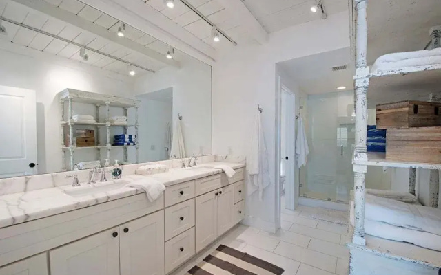 3690 Carlsbad Boulevard - Unit B