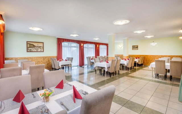 Hotel Platan
