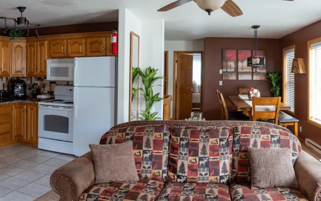 Alpenglow Three Bedroom Two Bath XL A17