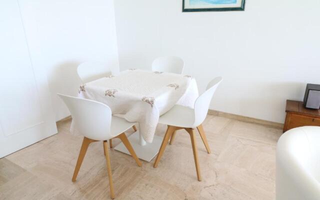 Amazing Sea View 2 Bedroom Front of the Beach 303