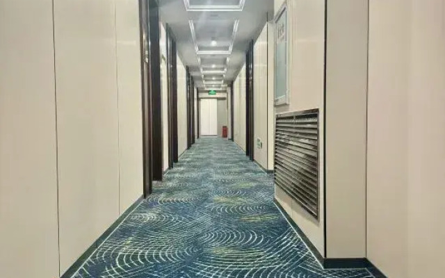 Starway Hotel
