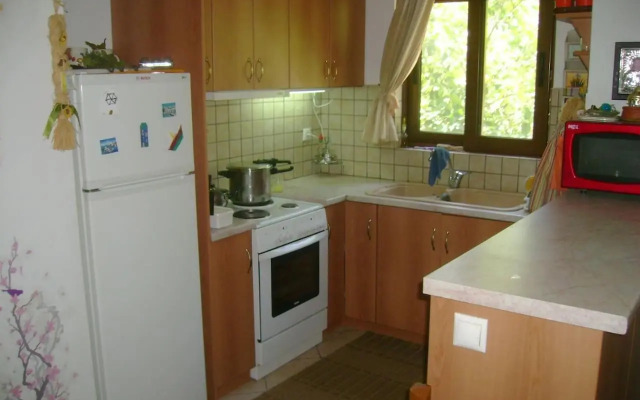 Lefkas house with garden