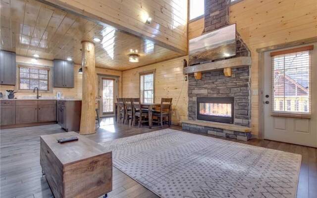 Mirror Pond - Four Bedroom Cabin