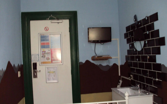 The Flying Pig Uptown Hostel
