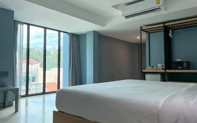 Nora Lakeview Hotel