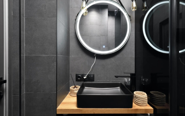 Апартаменты на Октябрьской набережной 44