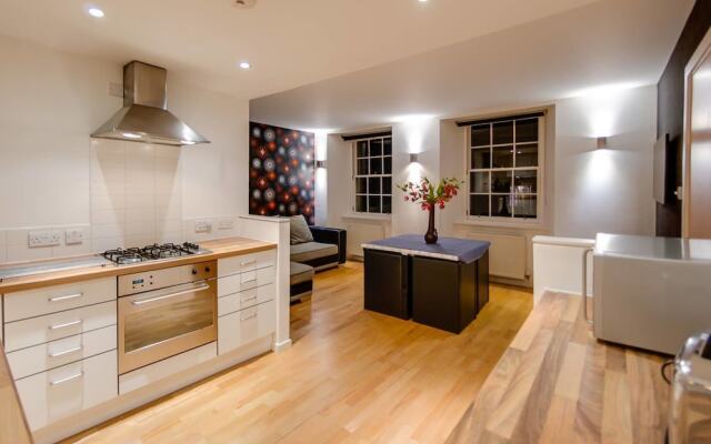 Stylish & Spacious Grassmarket 2bed/2bath