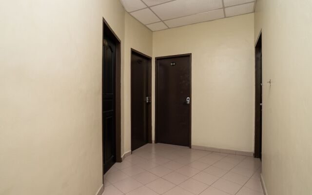 OYO 90585 D Pearl Hotel