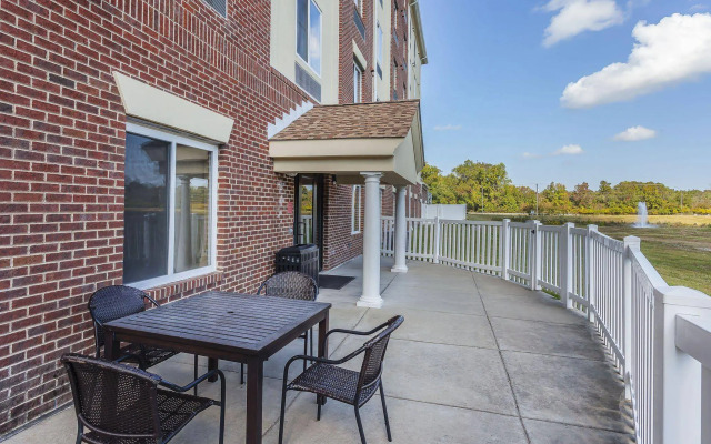 Comfort Suites Suffolk - Chesapeake