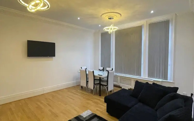 Immaculate 1-bed Lux Apartment in Wolverhampton