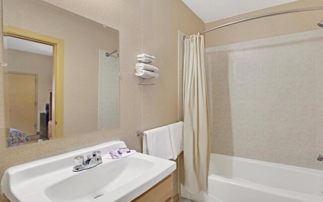 Knights Inn Pine Brook