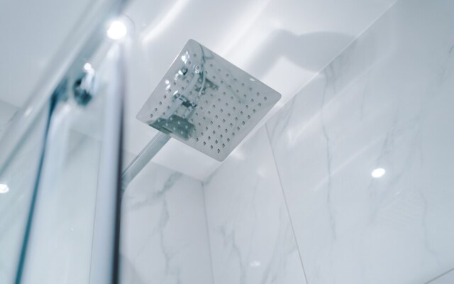 Hilltop Serviced Apartments - Stockport