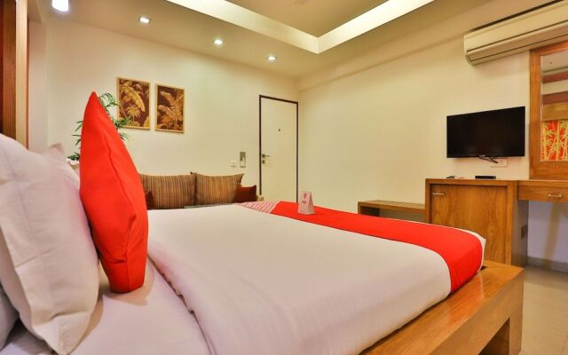 OYO 13372 Hotel Laksh Residency