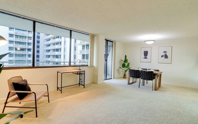 Close to Airport in Crystal City