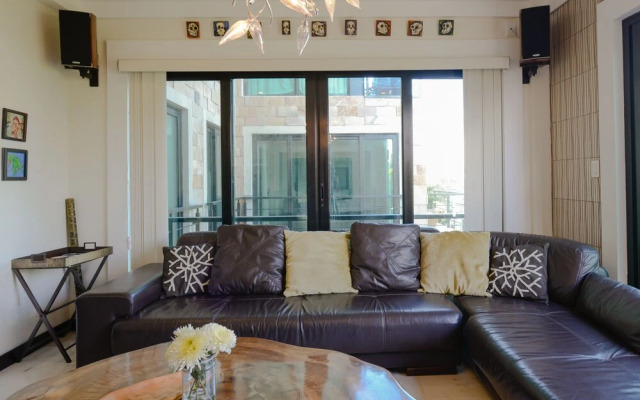 Lotus-5 by Playa District