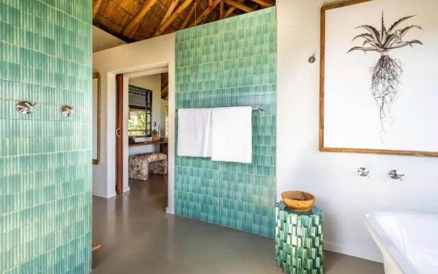 Buffalo Ridge Safari Lodge