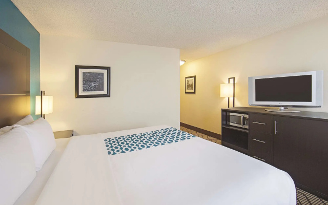 La Quinta Inn & Suites by Wyndham Central Point - Medford