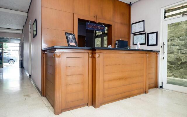 OYO 1843 Cahya Nirwana